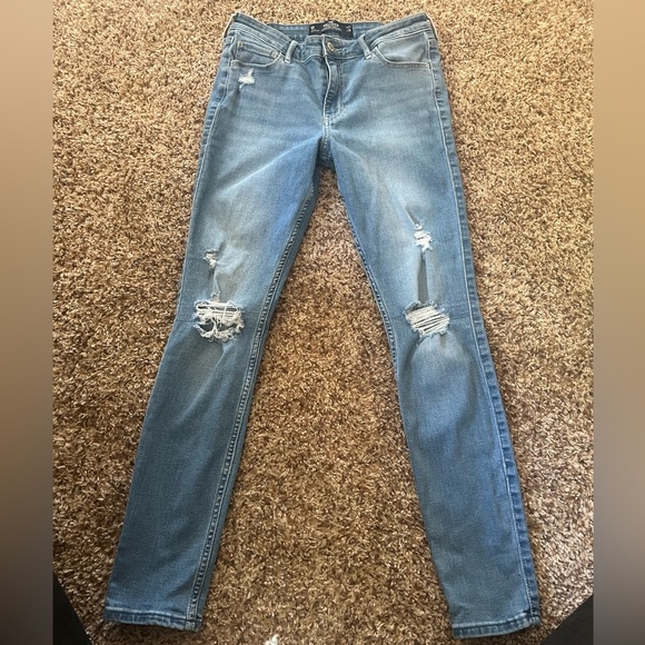 Hollister ripped jeans - Picture 2 of 4